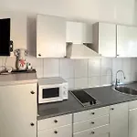Awesome In With House Sea View Apartament