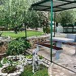 Awesome In With House Sea View Apartament Duće