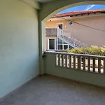 Apartament Awesome In With House Sea View *