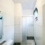 Awesome In With House Sea View Apartament