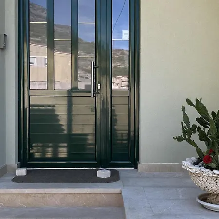Awesome In With House Sea View Apartament Duće